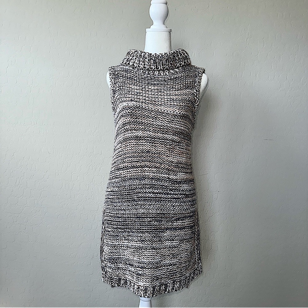 Cliché Sleeveless Cowl-neck Sweater